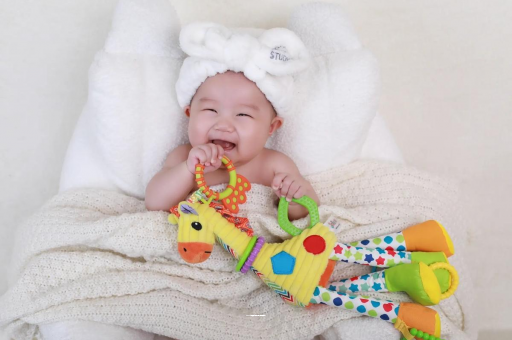 嘉鱼1岁宝宝流鼻涕打喷嚏